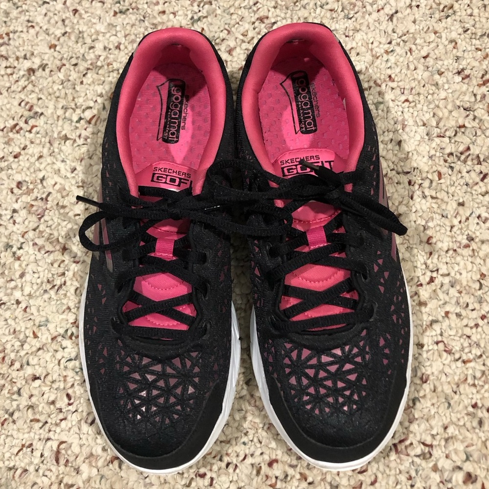 Skechers Go Fit women’s size 8 black and pink shoes. - Picture 3 of 10
